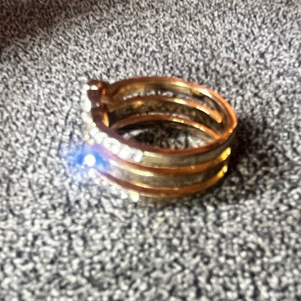 JBH* G by Guess Goldtone Ring wiFaux Diamonds - Picture 5 of 8